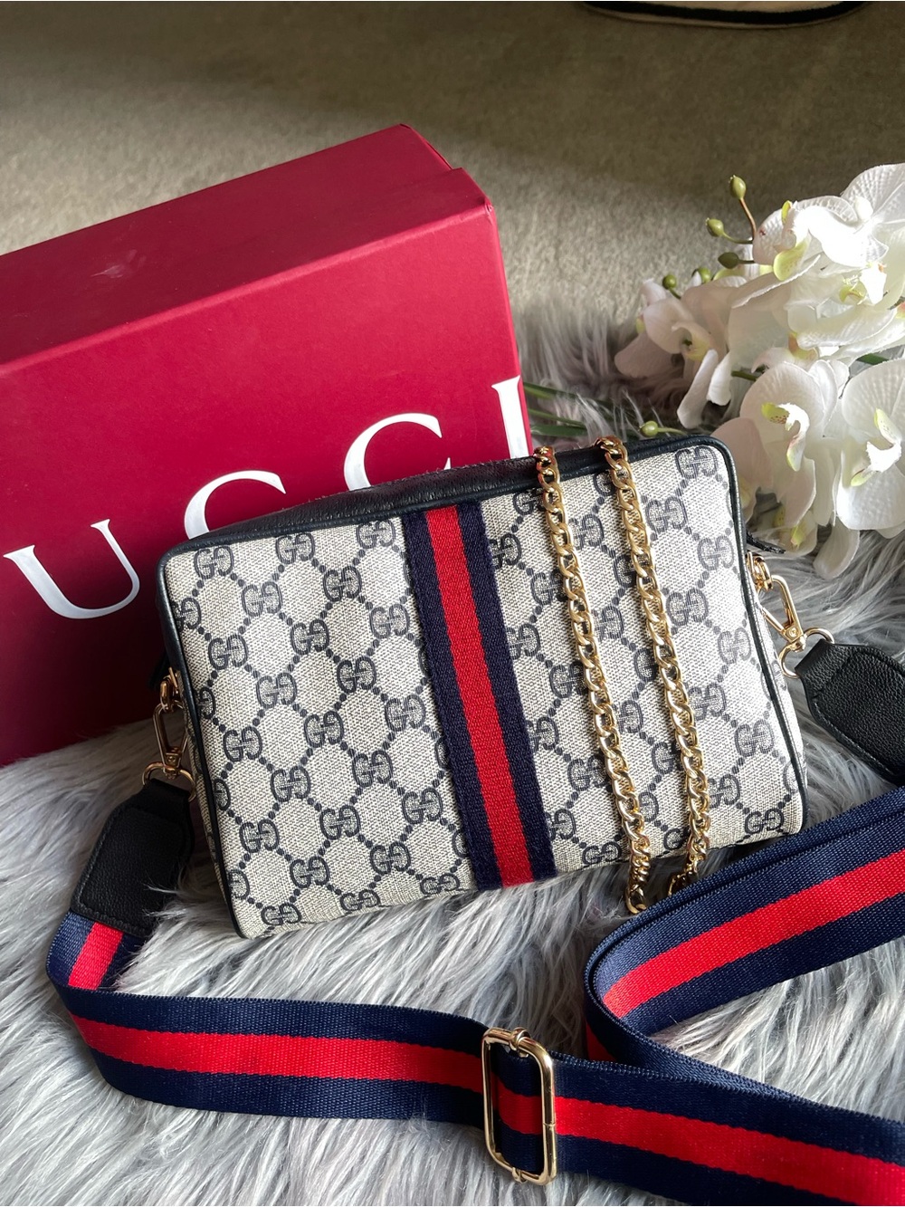 Authentic Gucci vintage web sherry line Y2K clutch bag 63-01-012